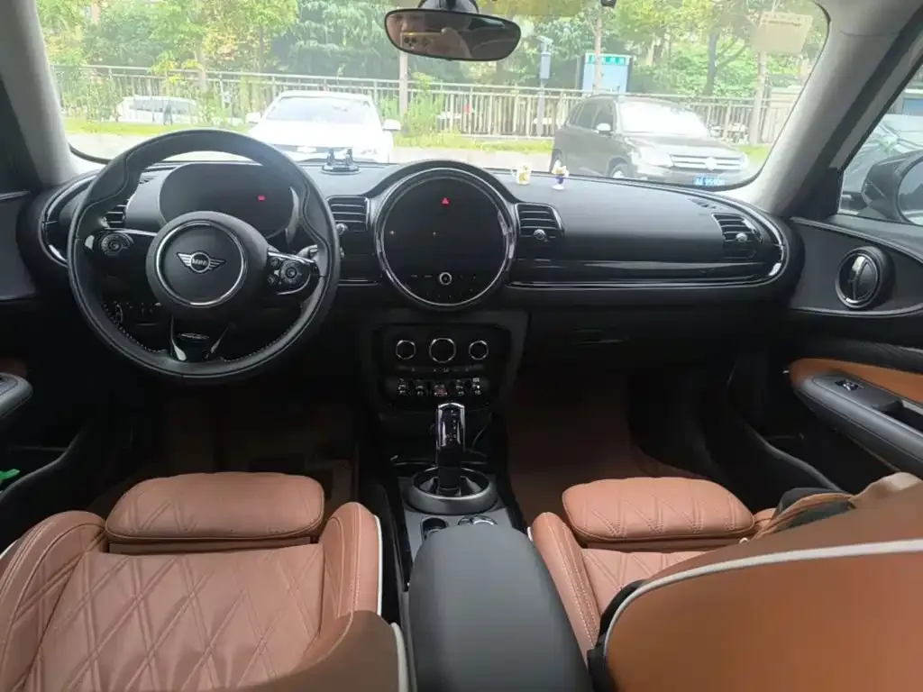 MINI Clubman — фото 6
