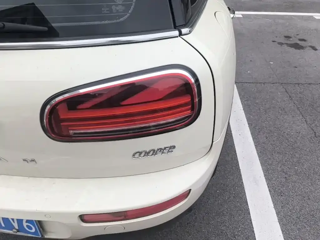 MINI Clubman — фото 4