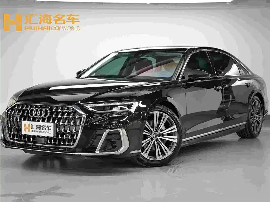 Audi A8 — фото 1