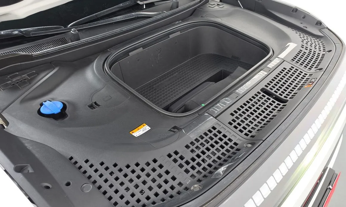 Hyundai Ioniq9 — фото 10