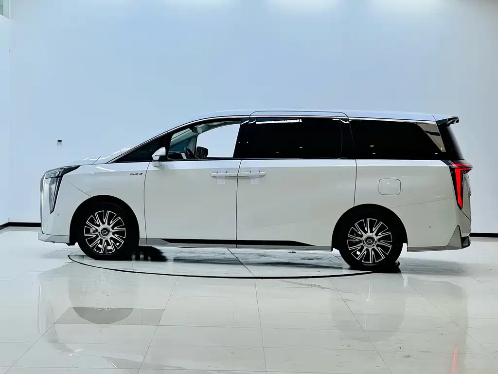 GAC Motor Trumpchi E9 — фото 9