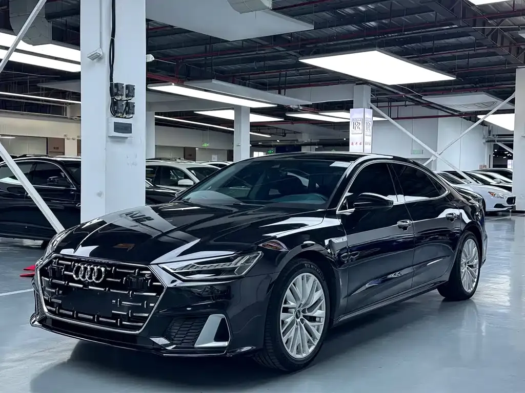 Audi A7L — фото 1