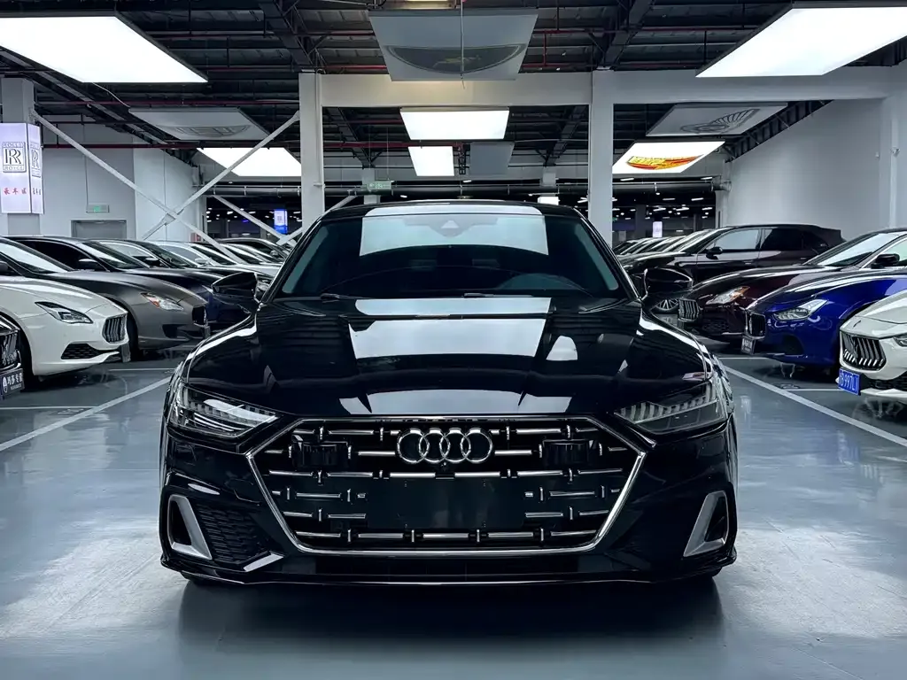 Audi A7L — фото 7