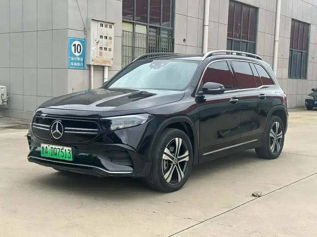 Mercedes-Benz EQB — фото 1