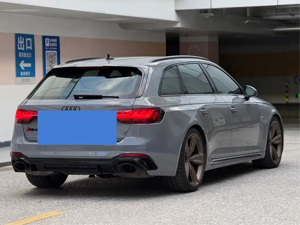 Audi RS 4 — фото 5