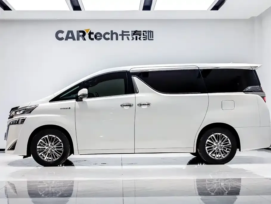 Toyota Vellfire — фото 2