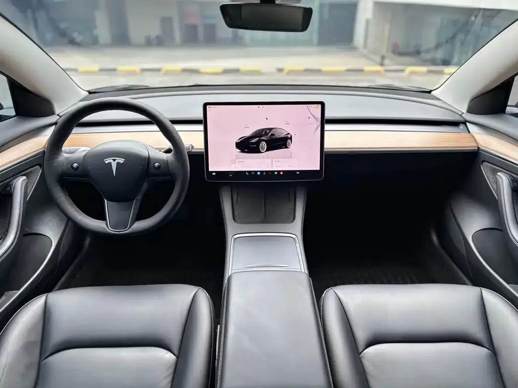 Tesla Model 3 — фото 6