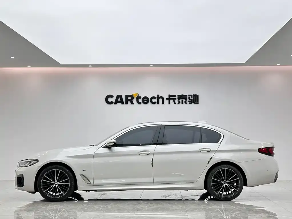 BMW 5 Series — фото 6