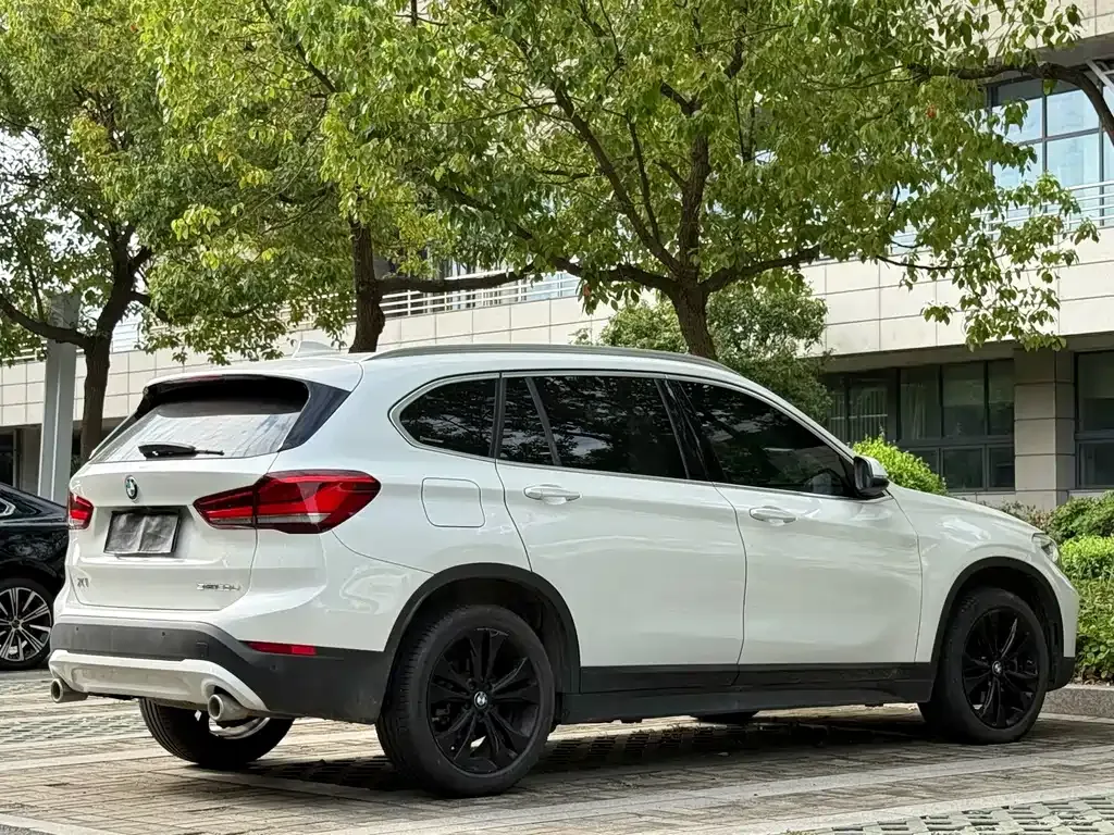 BMW X1 — фото 9