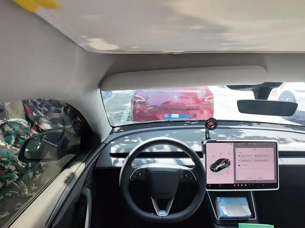 Tesla Model Y — фото 7