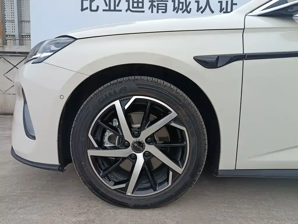 BYD Seal 07 DM-i — фото 4