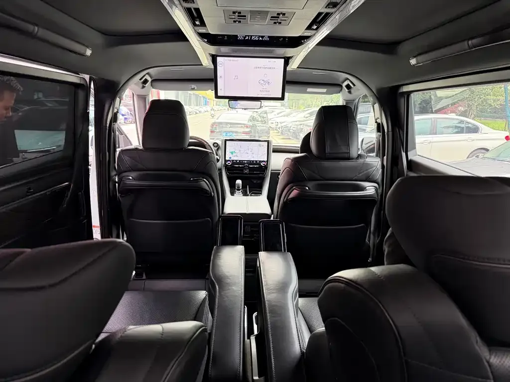 Toyota Vellfire — фото 5