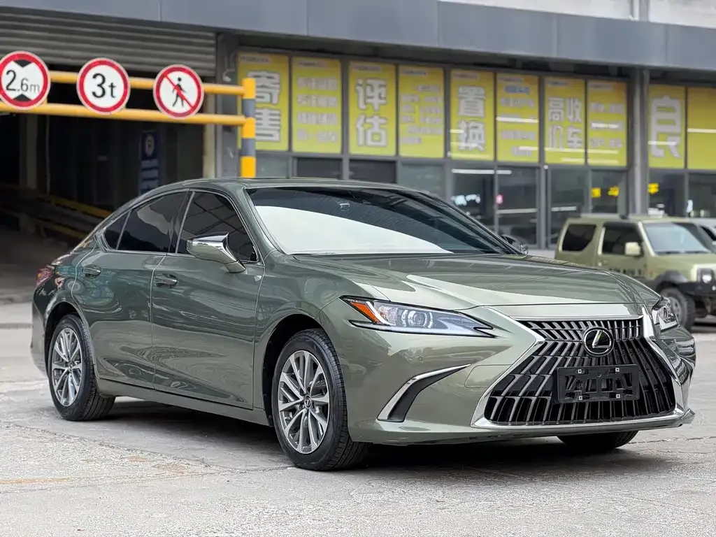 Lexus ES — фото 10