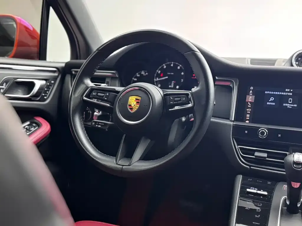 Porsche Macan — фото 10