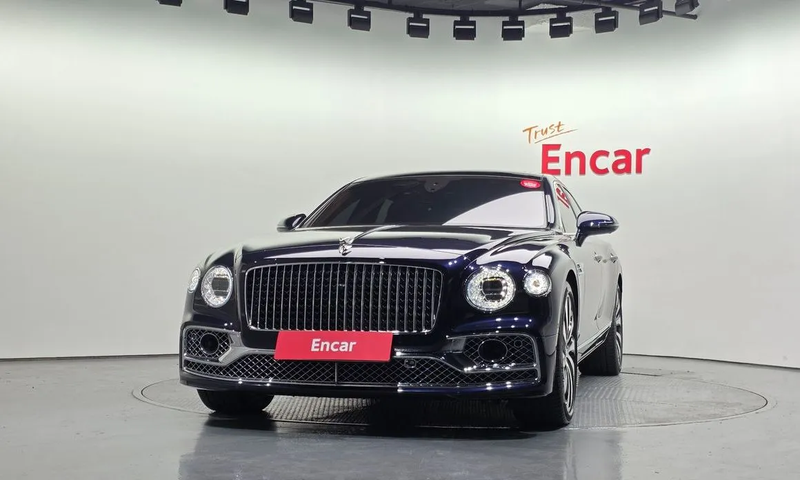 Bentley Flying Spur — фото 8