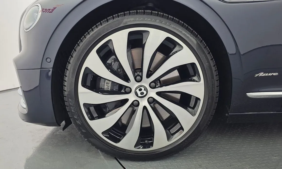 Bentley Flying Spur — фото 6