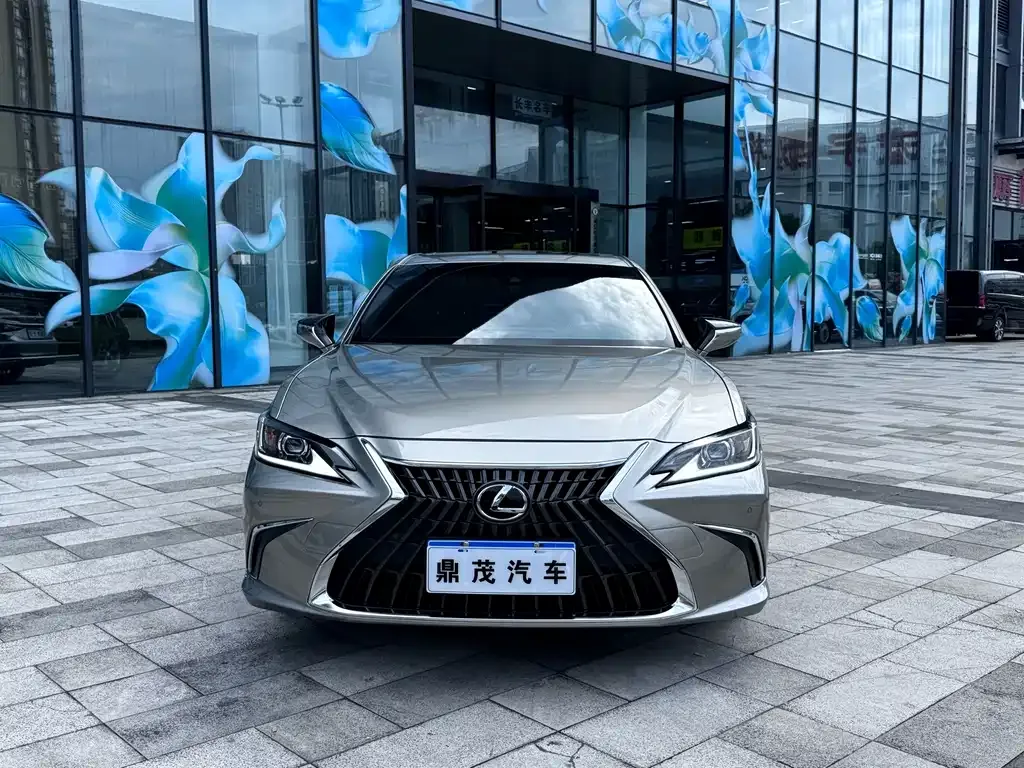 Lexus ES — фото 5