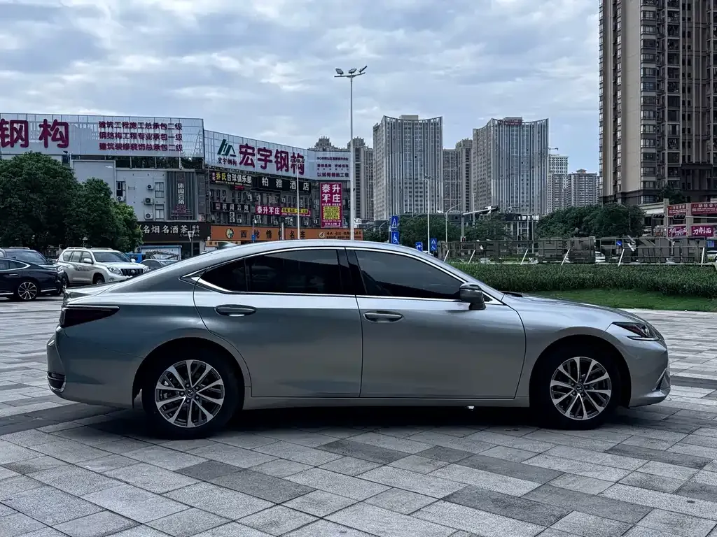 Lexus ES — фото 6
