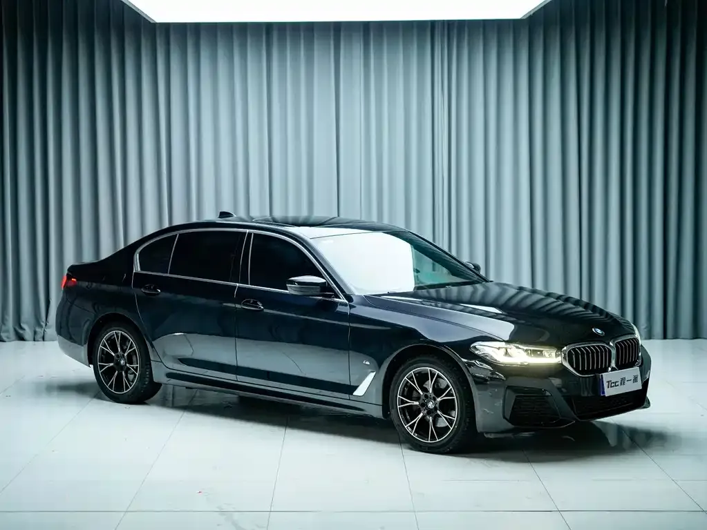 BMW 5 Series — фото 7
