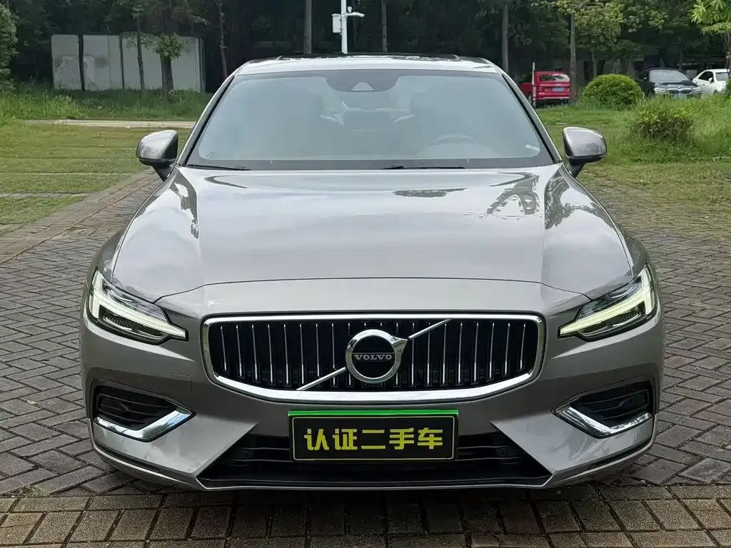 Volvo S60 — фото 4