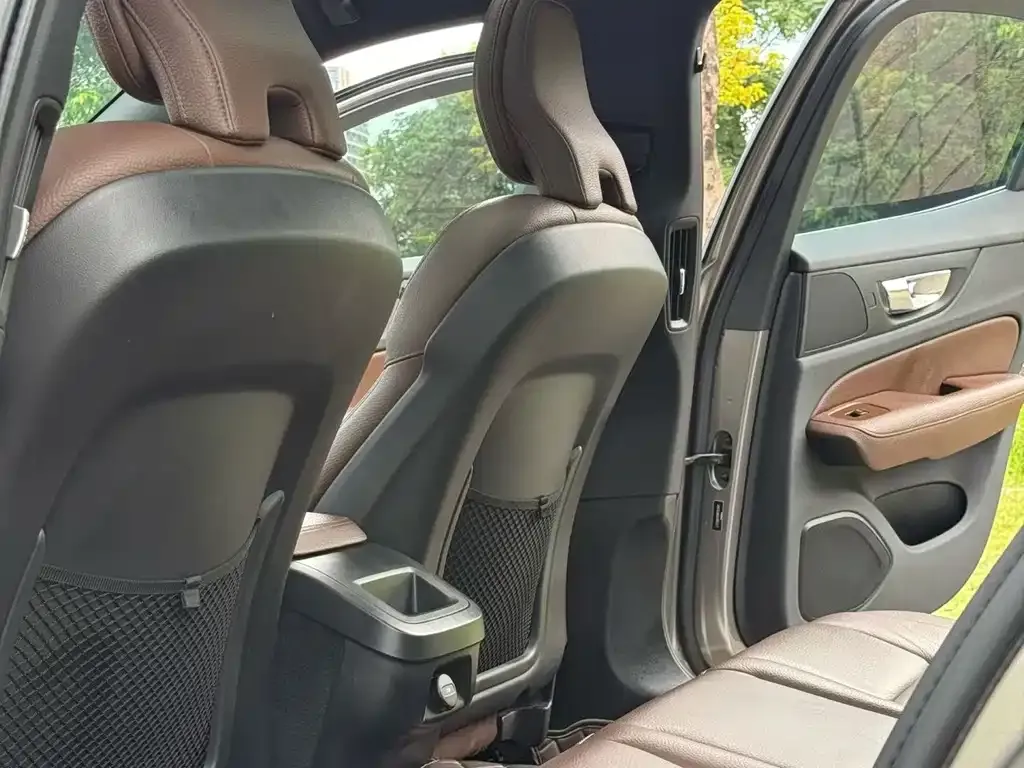 Volvo S60 — фото 2