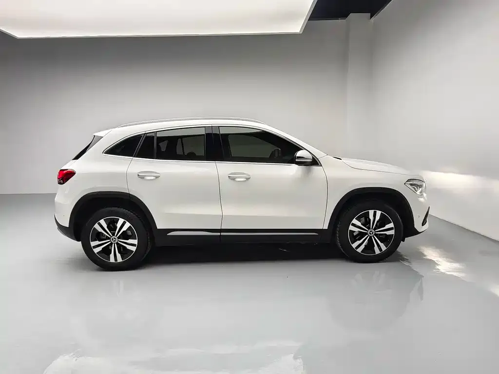 Mercedes-Benz GLA — фото 10