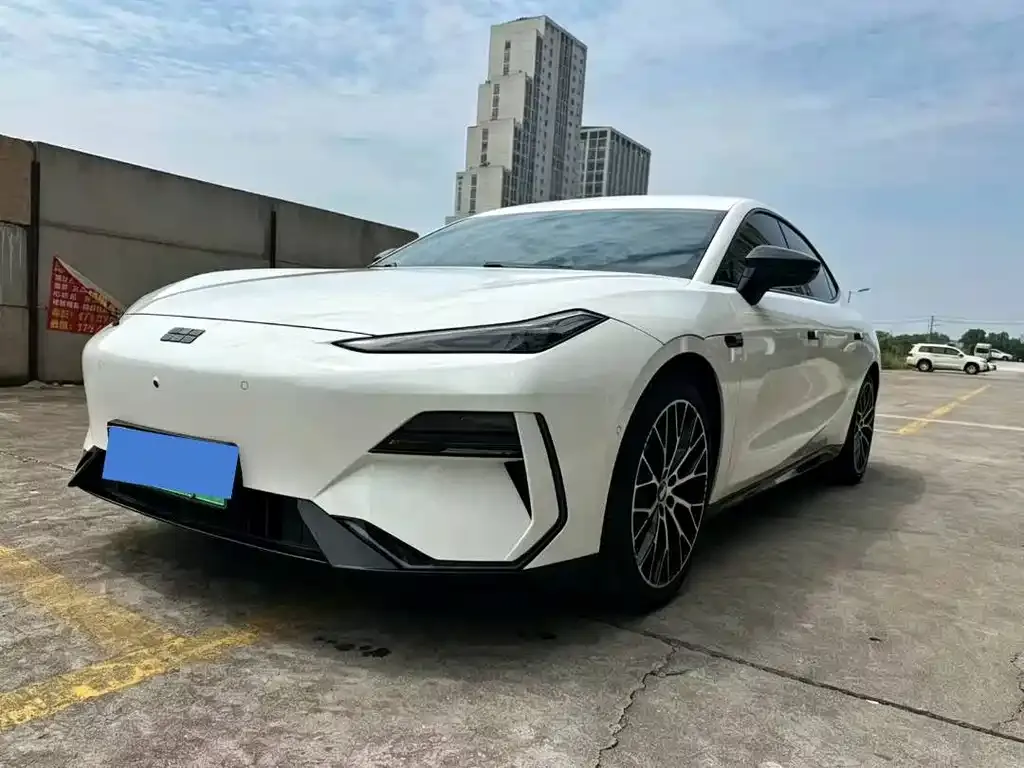 Geely Galaxy E8 — фото 1