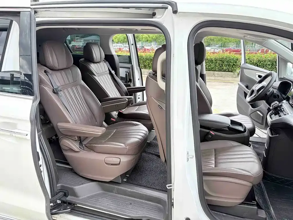 Roewe iMAX8 — фото 10