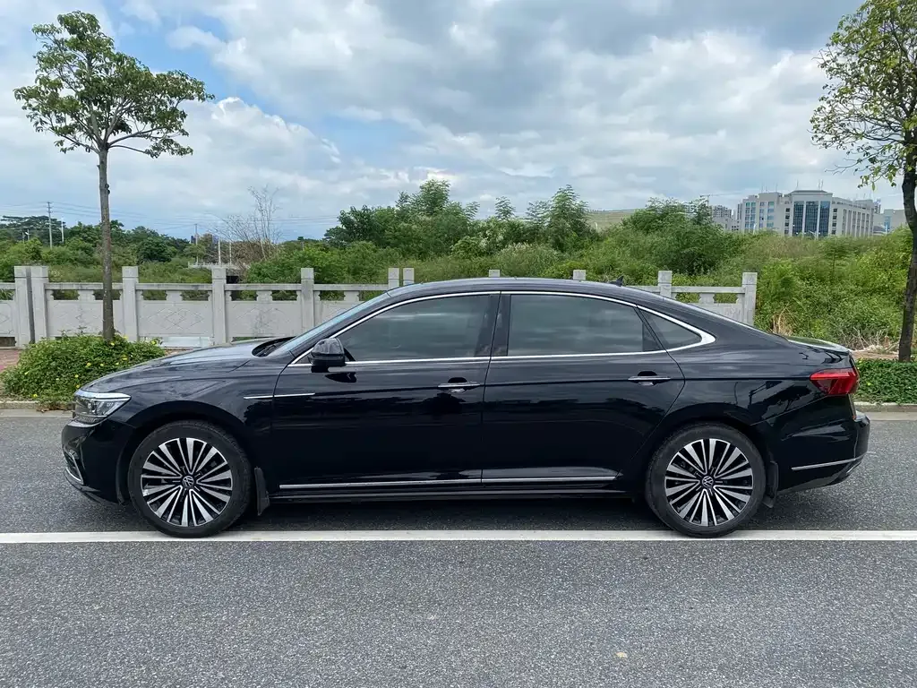 Volkswagen Passat — фото 7