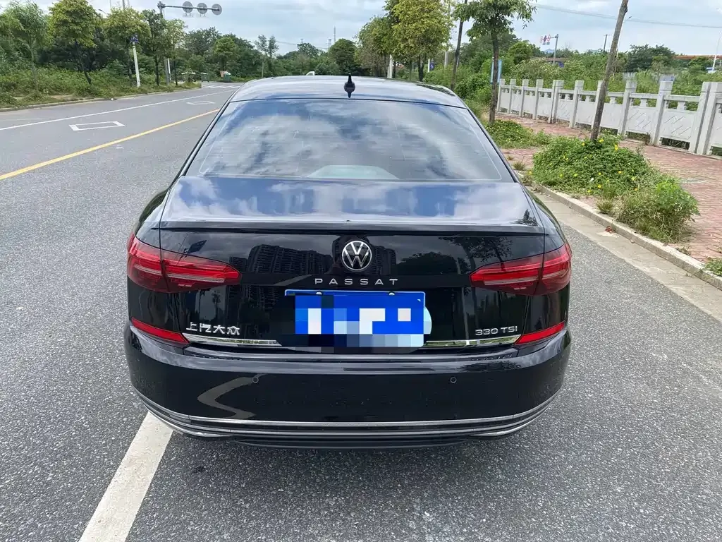 Volkswagen Passat — фото 6