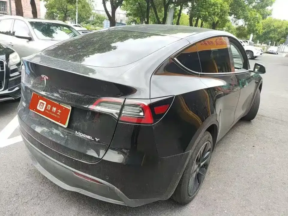 Tesla Model Y — фото 4