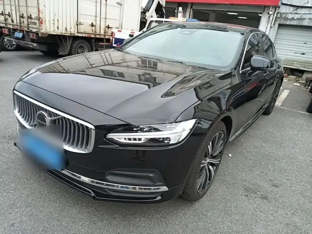 Volvo S90 — фото 1