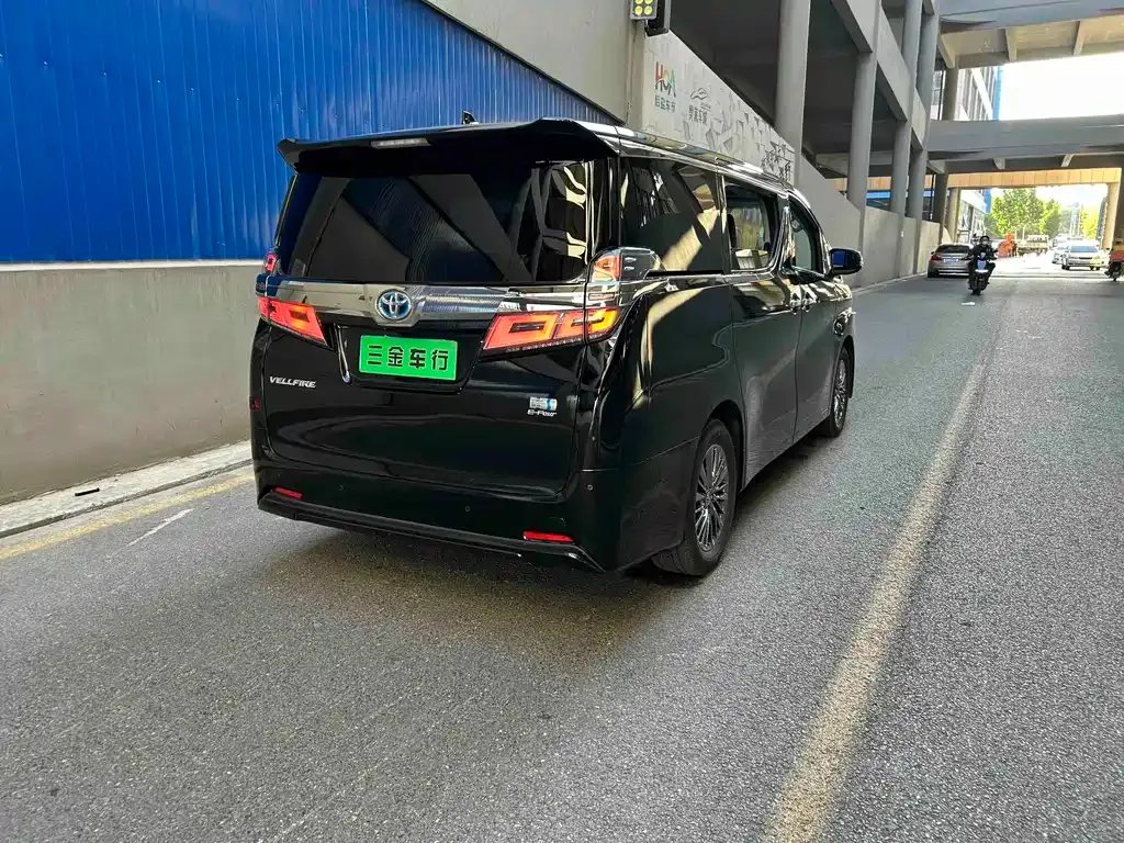 Toyota Vellfire — фото 5