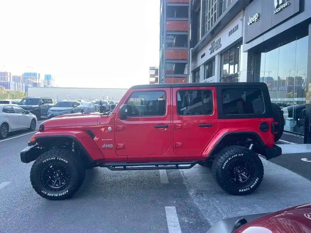 Jeep Wrangler — фото 7