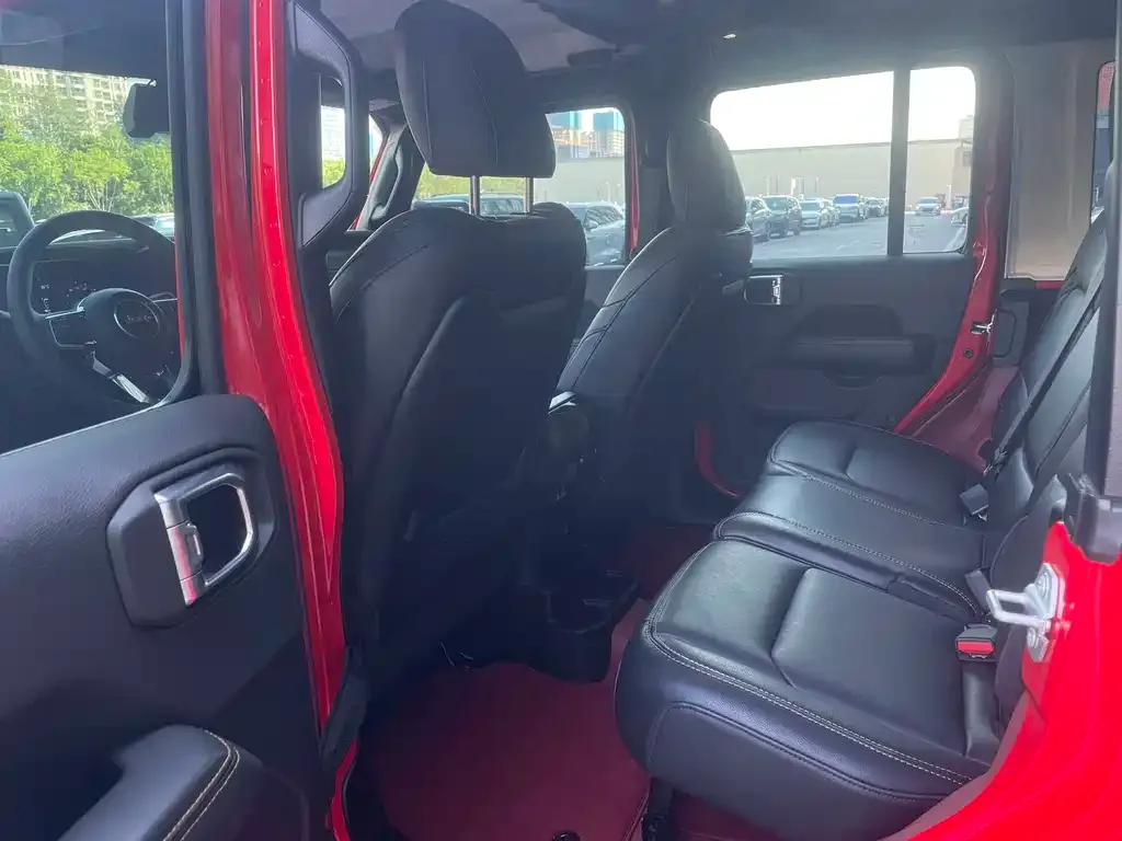 Jeep Wrangler — фото 2