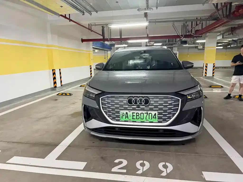 Audi Q4 e-tron — фото 3