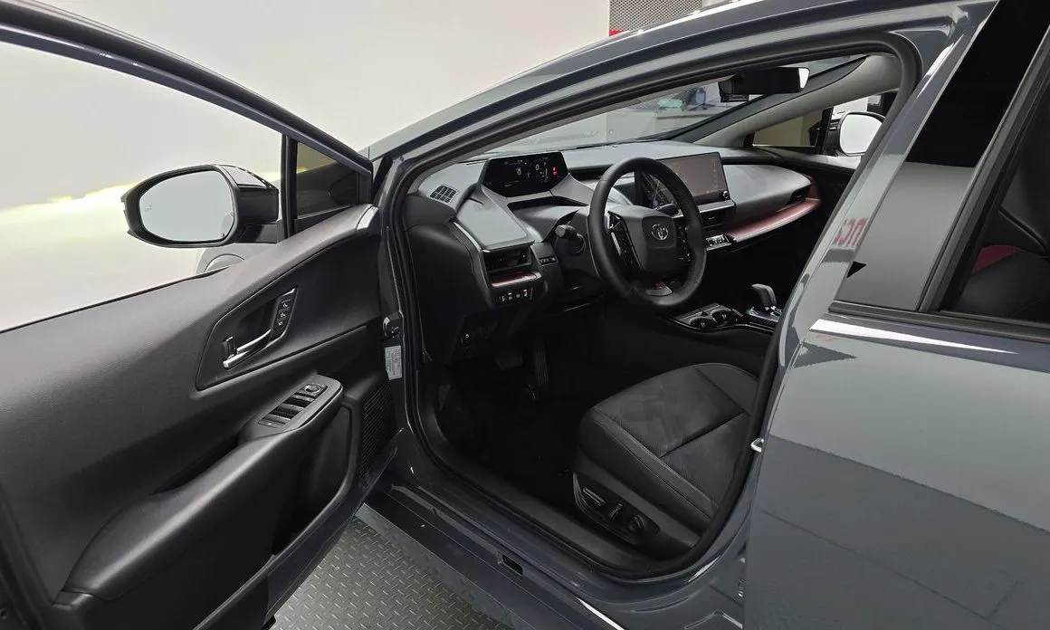 Toyota Prius — фото 7
