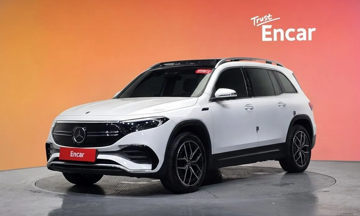 Mercedes-Benz EQB — фото 1