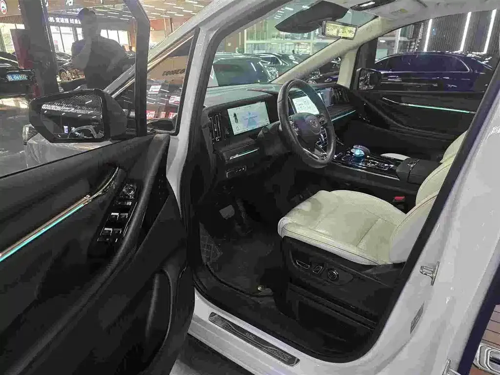 GAC Motor Trumpchi E9 — фото 9