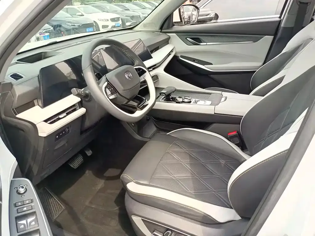 Changan CS75 PLUS — фото 3