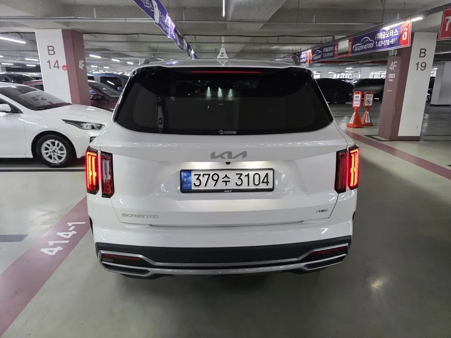 Kia Sorento — фото 9