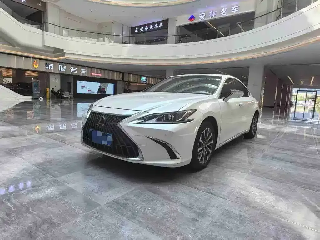 Lexus ES — фото 1