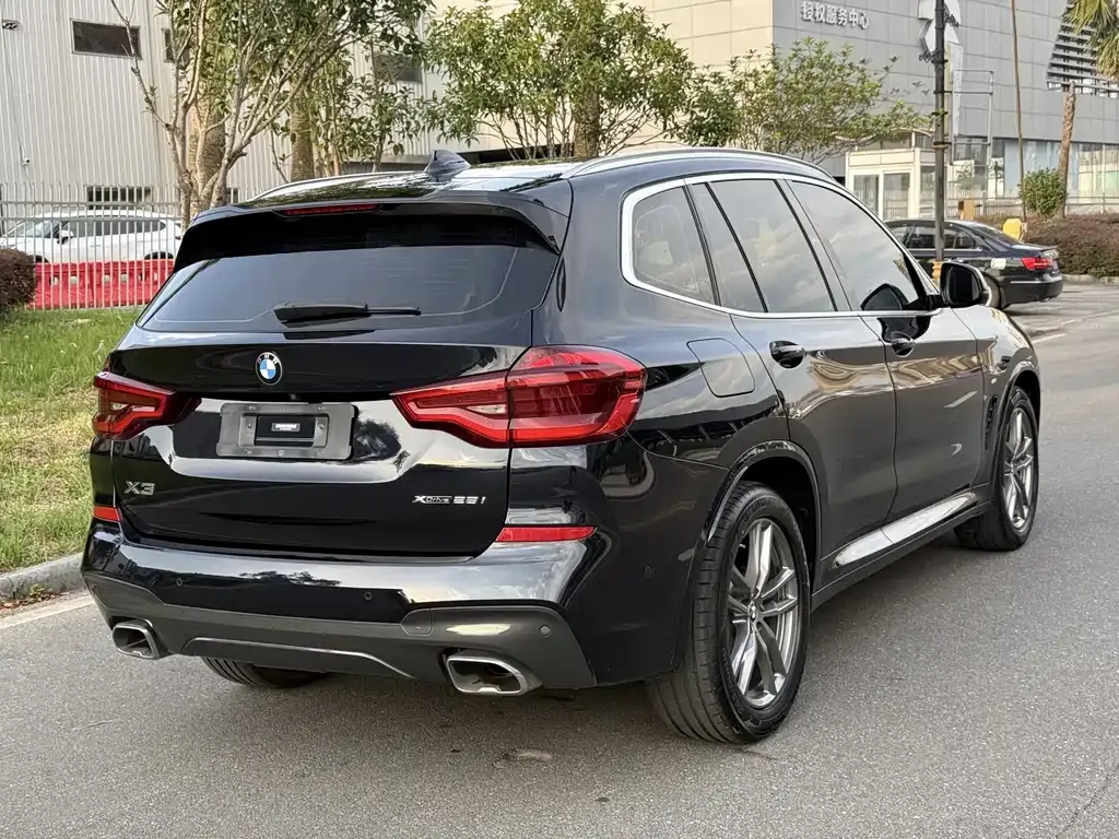 BMW X3 — фото 9