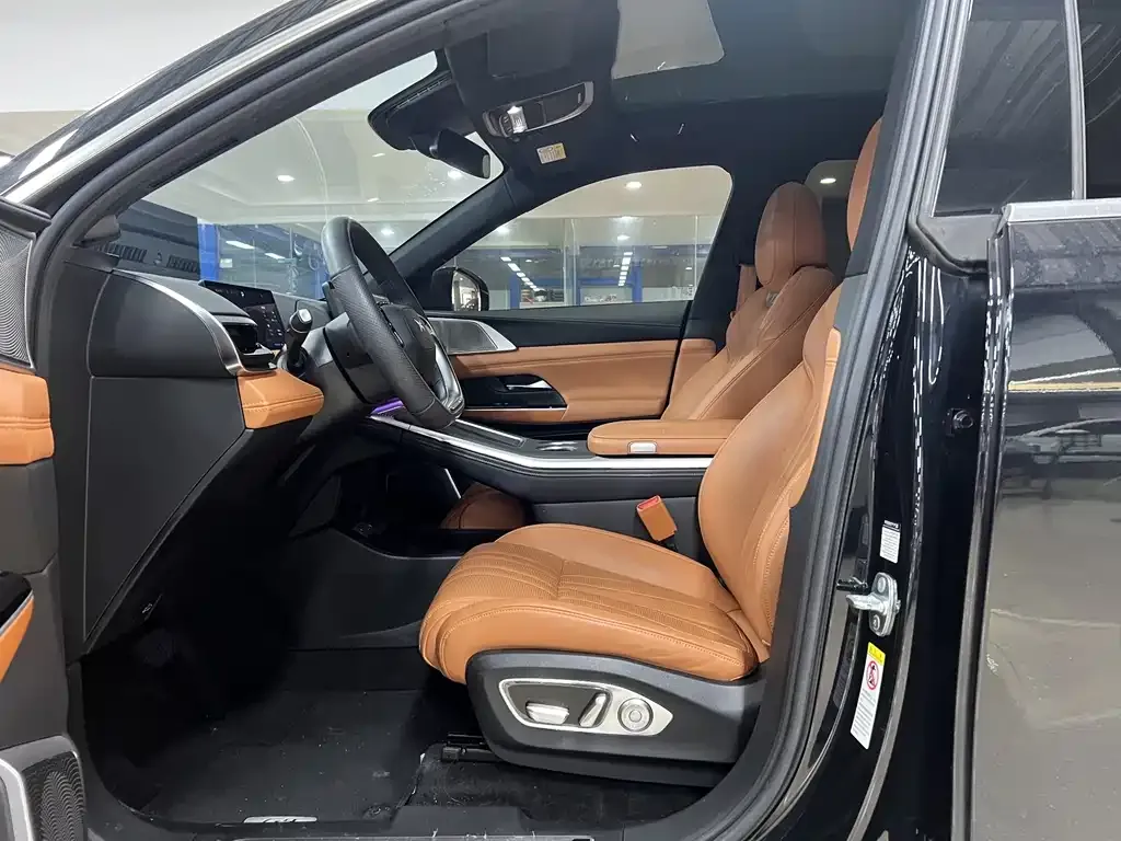 XPeng G9 — фото 8