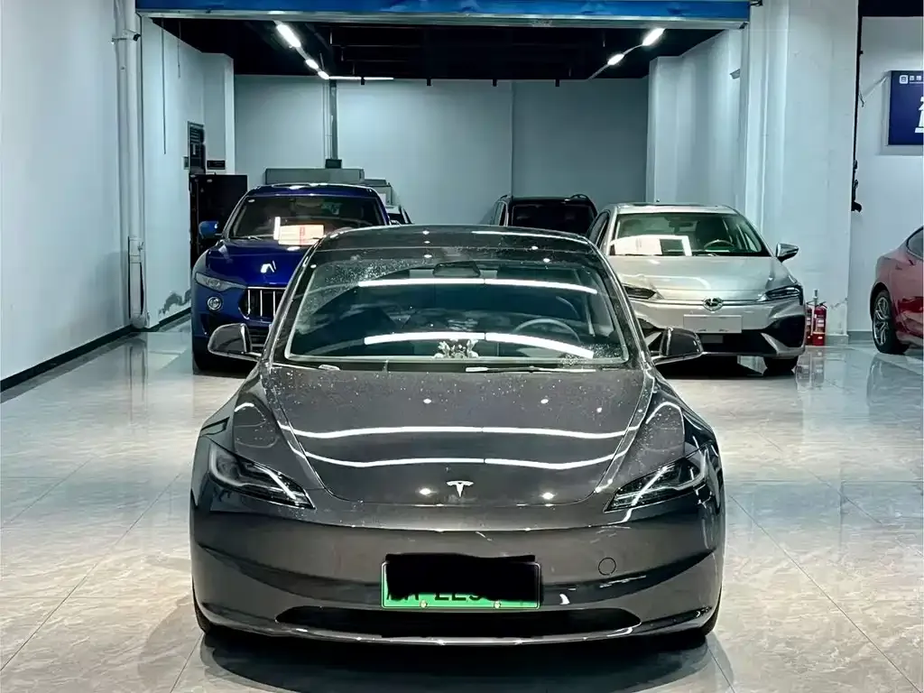 Tesla Model 3 — фото 2