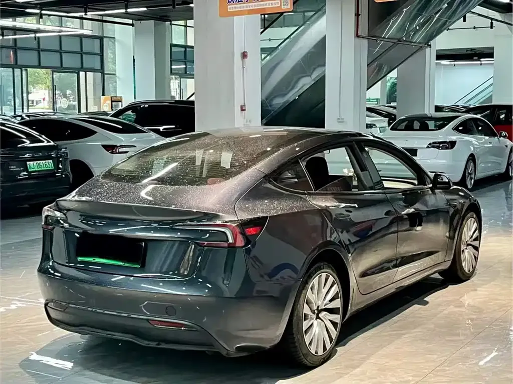 Tesla Model 3 — фото 5