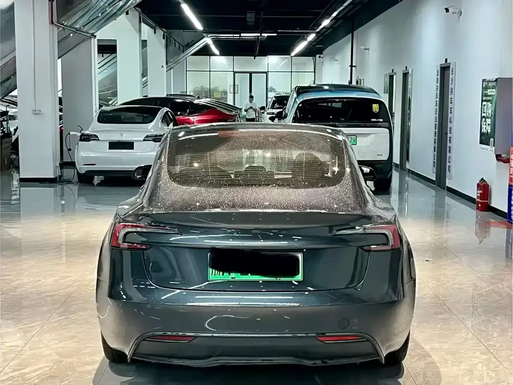 Tesla Model 3 — фото 9