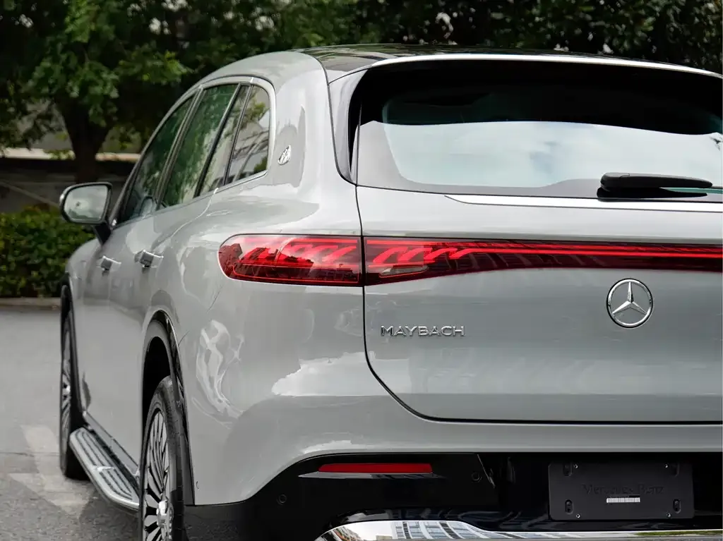 Mercedes-Benz EQS SUV — фото 4