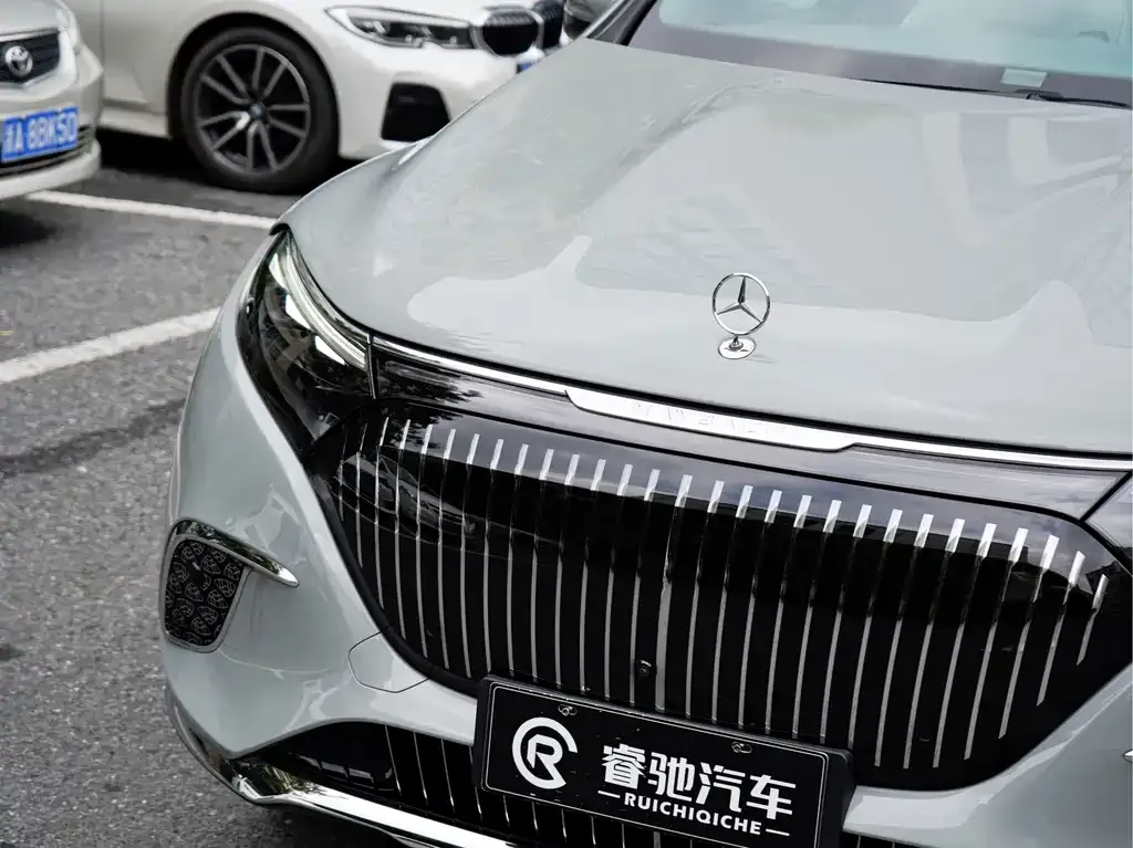 Mercedes-Benz EQS SUV — фото 6