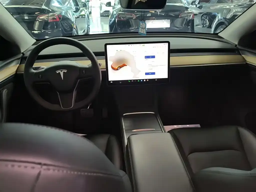 Tesla Model Y — фото 8